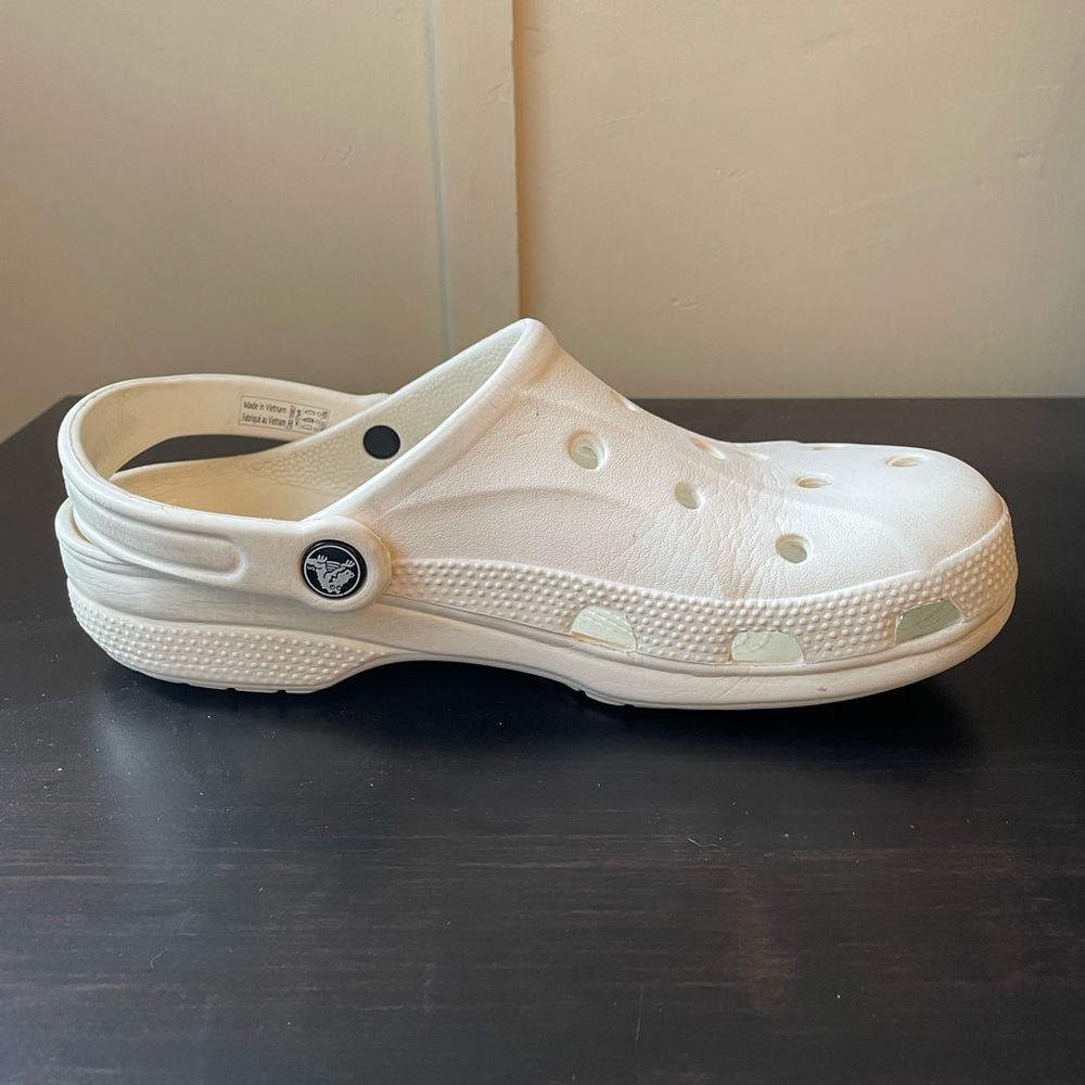 Classic White Crocs - Picture 5 of 9